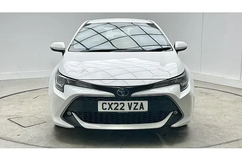 Used Toyota Corolla 120 HP (88 kW) 2022 White Hatchback