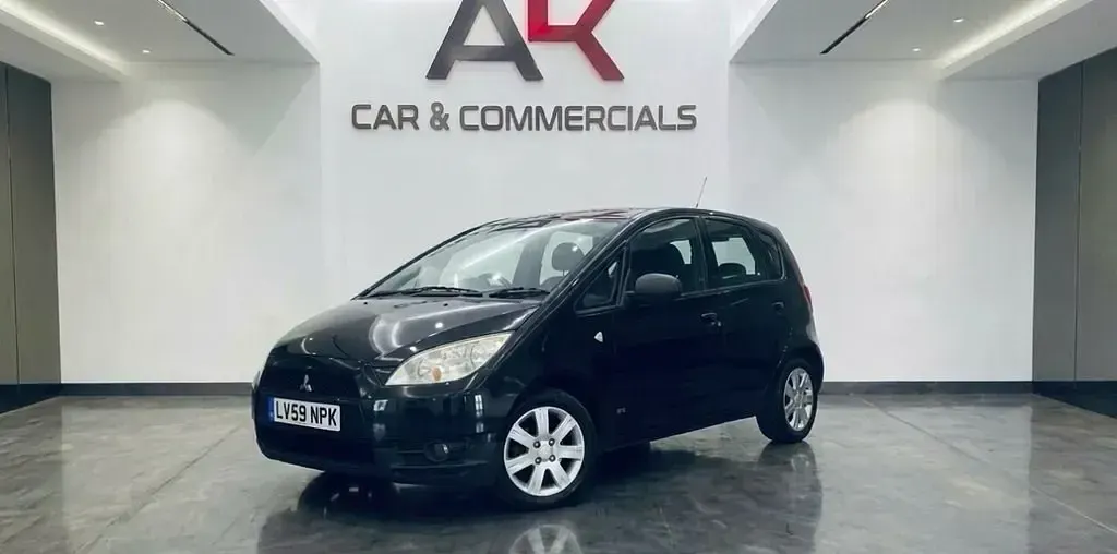 Usado Mitsubishi Colt 94 HP (69 kW) 2009 Preto Citadino