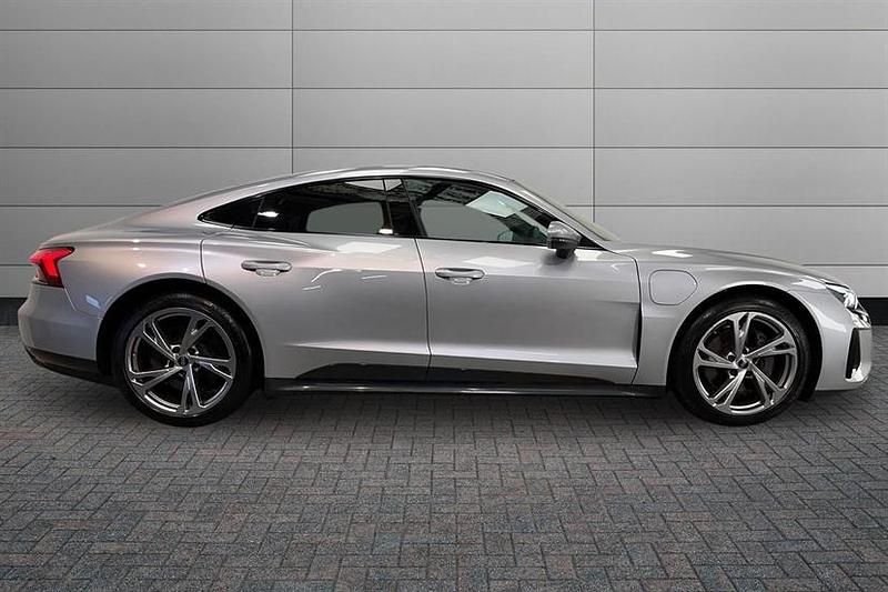 Used Audi e-tron GT quattro Comfort 389 kW (530 HP) 2023 Silver Sedan