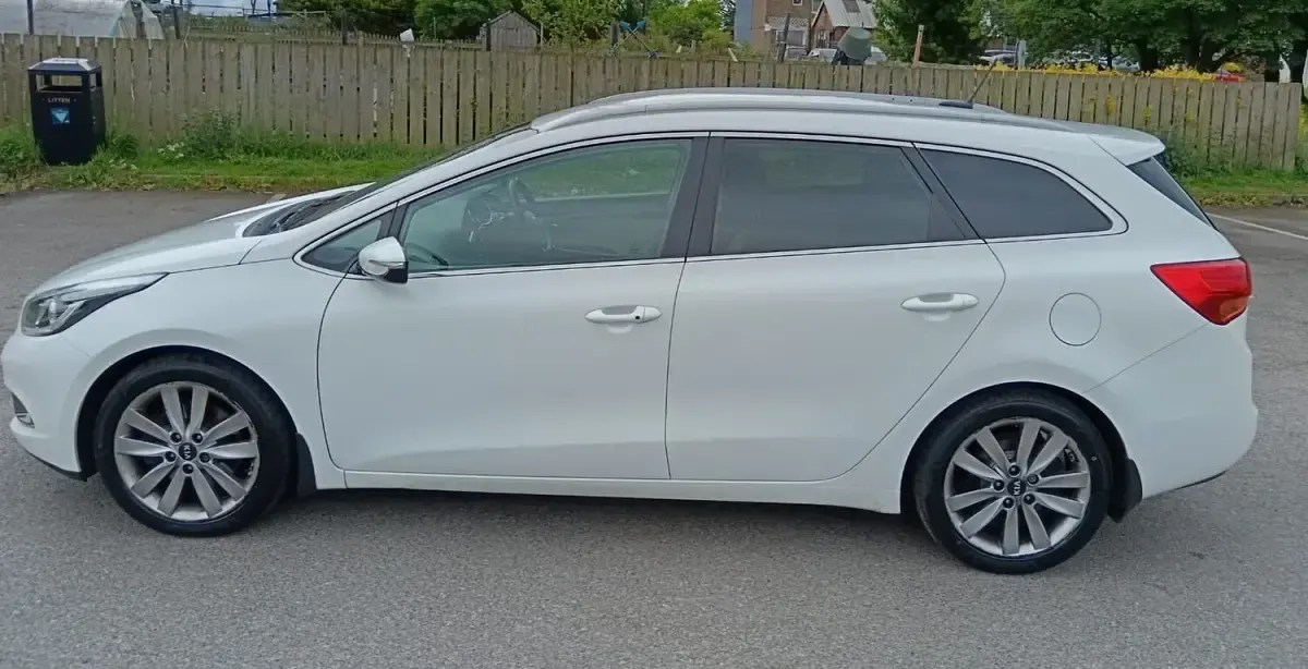 Used Kia Ceed 128 HP (94 kW) 2014 White Hatchback
