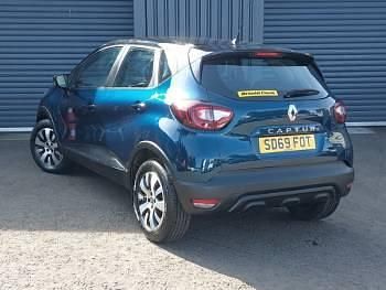 Używany Renault Captur Play 90 KM (66 kW) 2019 Niebieski SUV