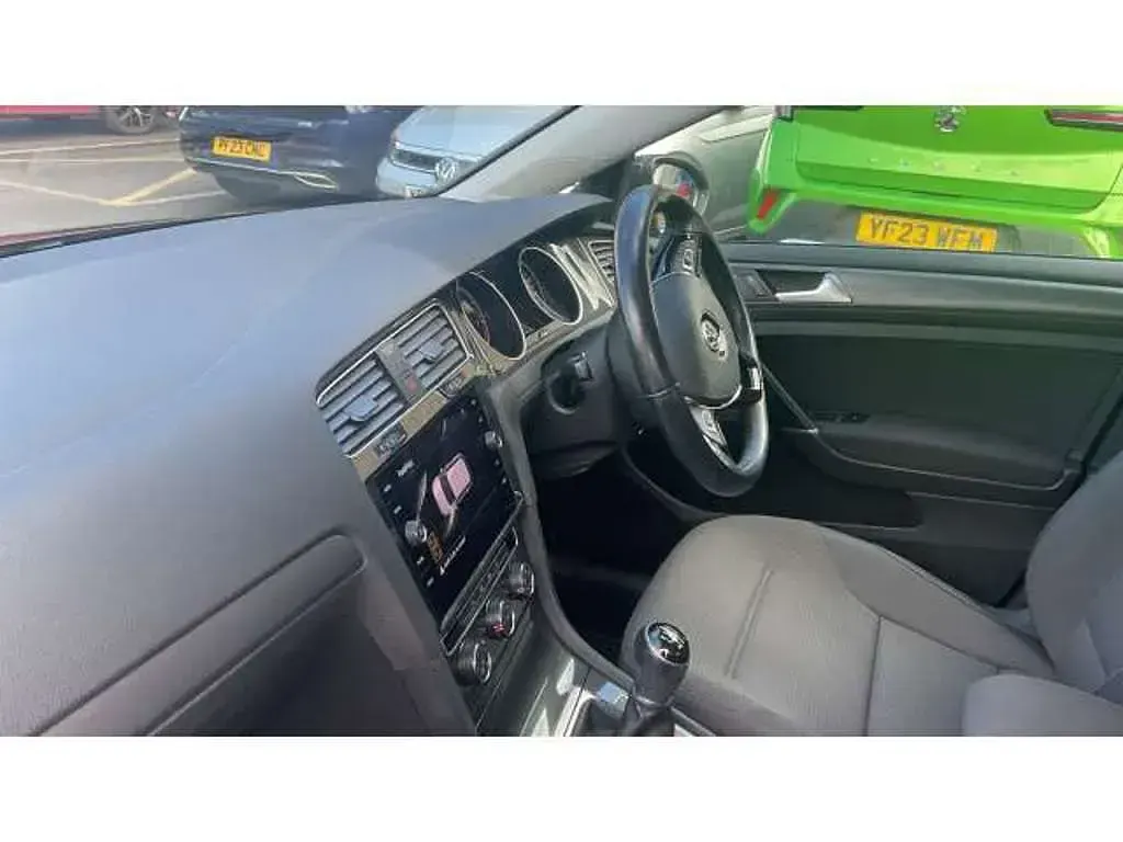 Used VW Golf VII Match 131 HP (96 kW) 2019 Hatchback