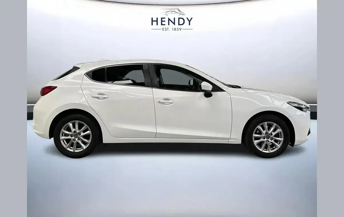 Used Mazda 3 117 HP (86 kW) 2017 White Hatchback