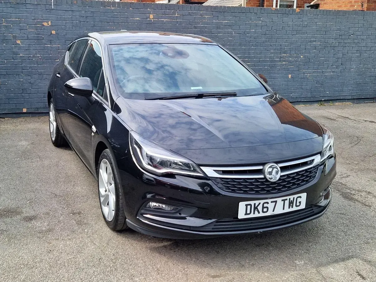 Used Vauxhall Astra SRi 2017 Black Hatchback