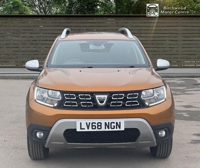 Used Dacia Duster Comfort 115 HP (84 kW) 2018 Orange SUV