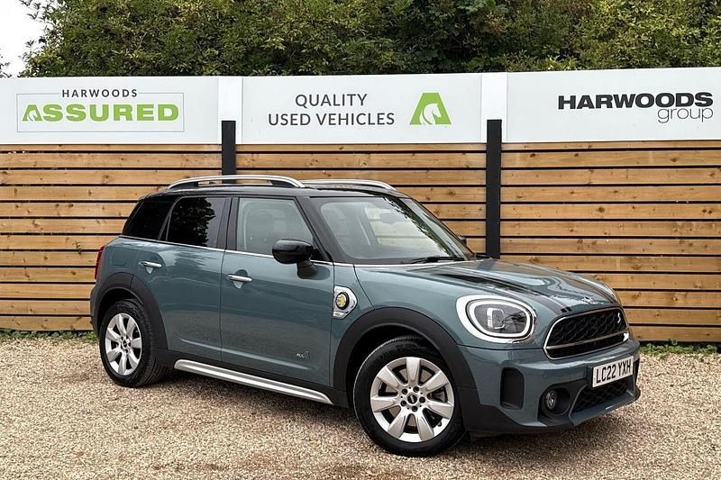 Green Used 2022 Mini Cooper Countryman Classic SUV | £22,920 (Fair price) - Image 1/4