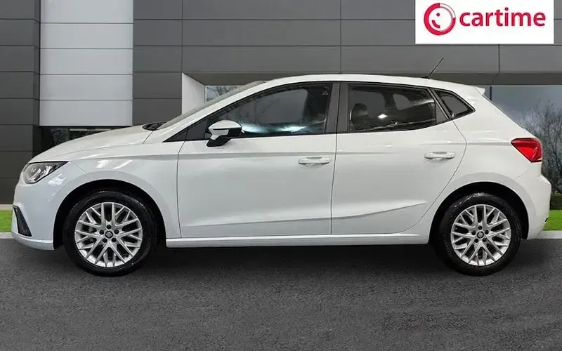 Used Seat Ibiza SE Technology 95 HP (69 kW) 2021 White Hatchback