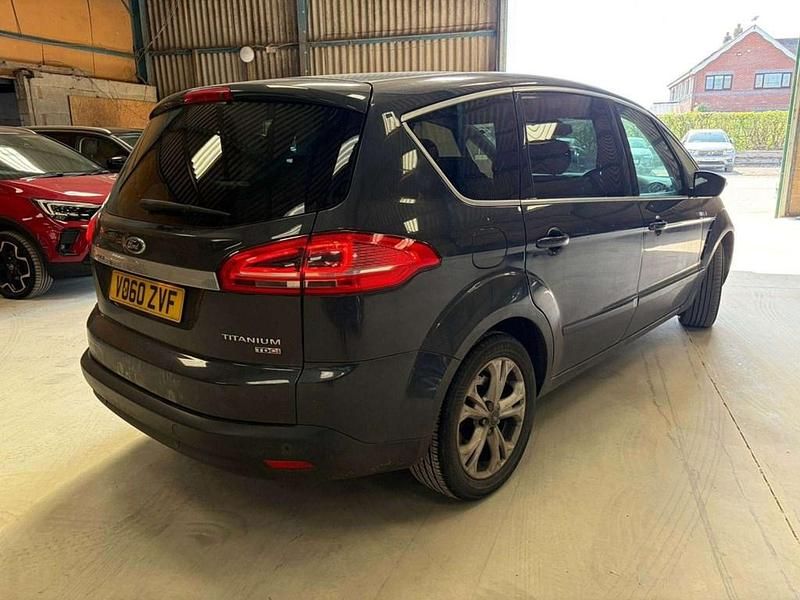 Używany Ford S-MAX Titanium 2010 Szary Minivan