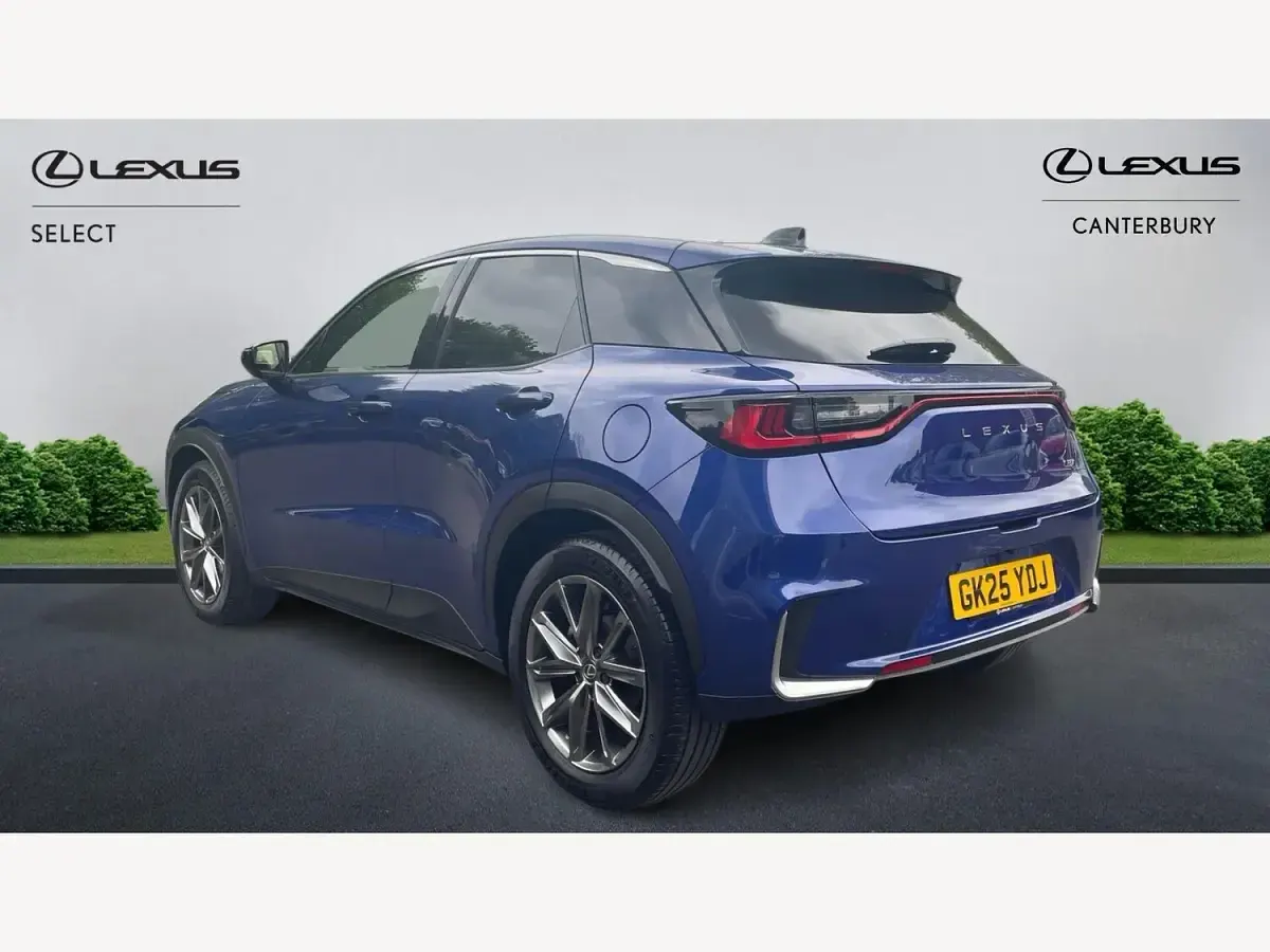 Used Lexus LBX 136 HP (100 kW) 2025 Blue SUV