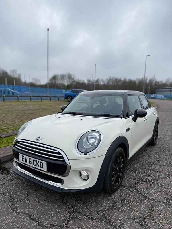 Used Mini Cooper Hatch 2016 White Hatchback