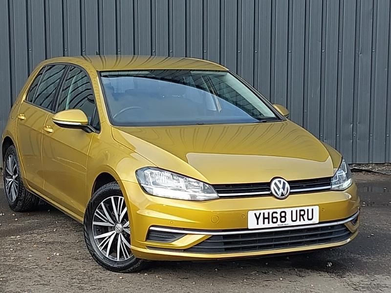 Used VW Golf VII SE 115 HP (84 kW) 2018 Yellow Hatchback