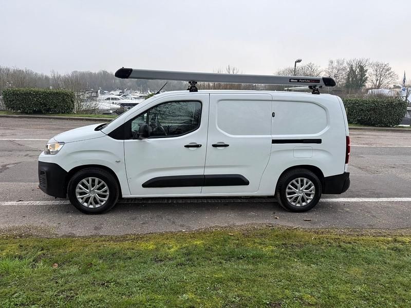 Used Citroën e-Berlingo 100 kW (136 HP) 2022 White MPV