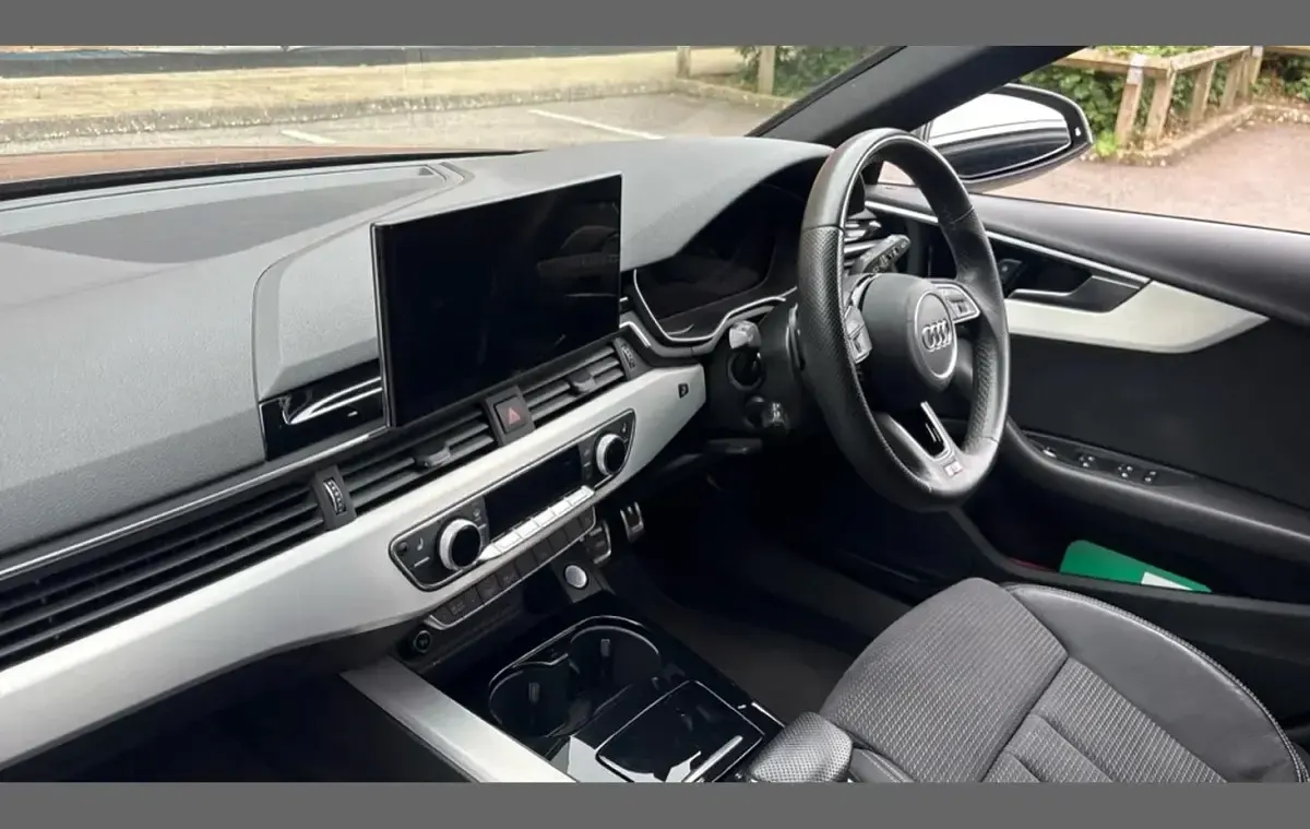 Used Audi A4 S-Line 163 HP (119 kW) 2023 Daytona grey Estate