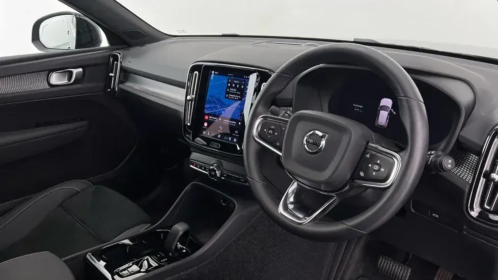 Usado Volvo XC40 Plus 2025 Negro SUV