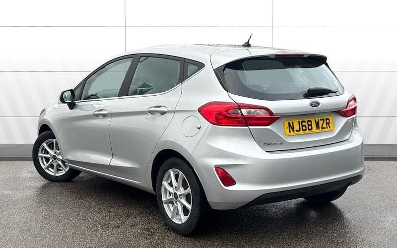 Used Ford Fiesta Zetec 86 HP (63 kW) 2018 Silver Hatchback