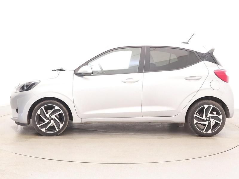 Used Hyundai i10 Premium 67 HP (49 kW) 2023 Silver Hatchback