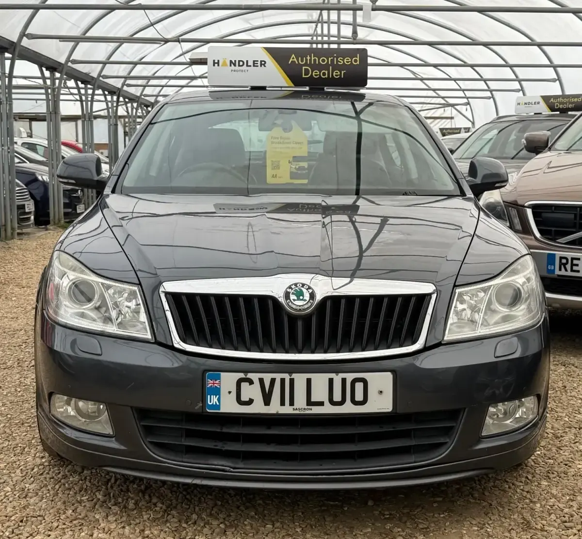 Usado Skoda Octavia Elegance 105 CV (77 kW) 2011 Gris Utilitario