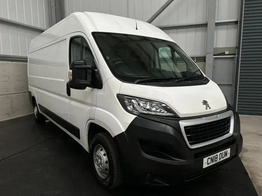Używany Peugeot Boxer 130 KM (95 kW) 2018 Biały Van