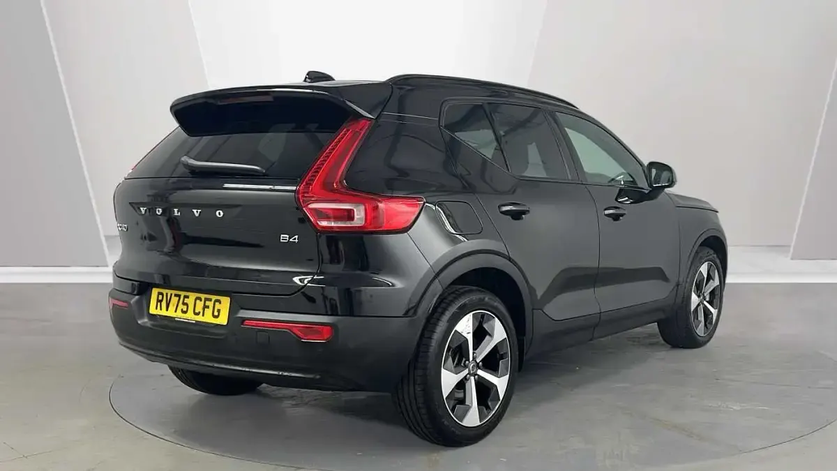 Used Volvo XC40 Plus 194 HP (142 kW) 2025 Black SUV