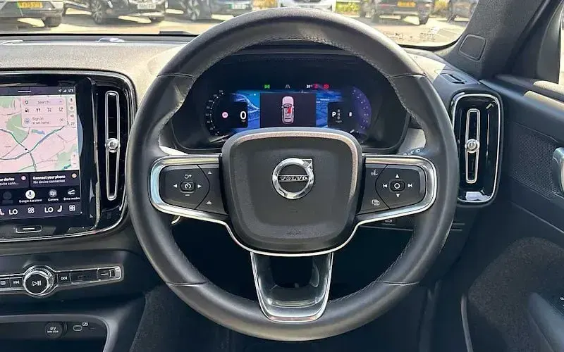 Used Volvo XC40 Core 163 HP (119 kW) 2023 Black SUV