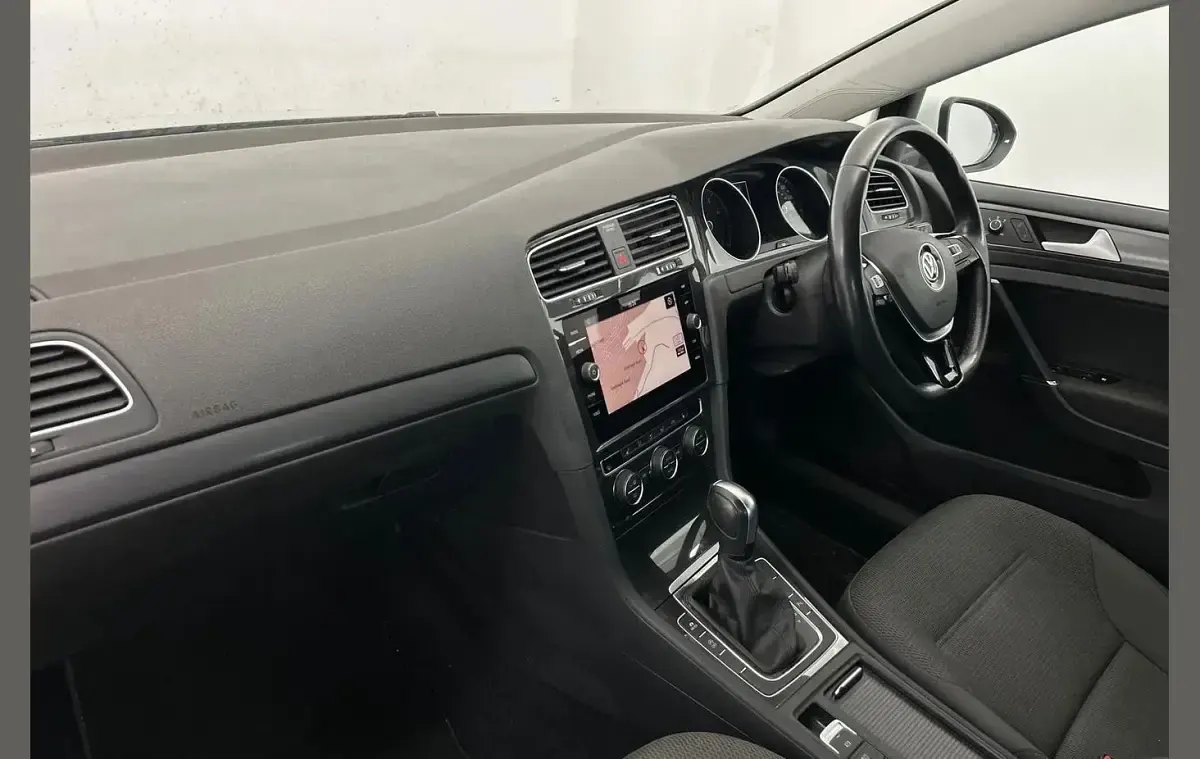 Used VW Golf VIII Edition 147 HP (108 kW) 2020 White Hatchback