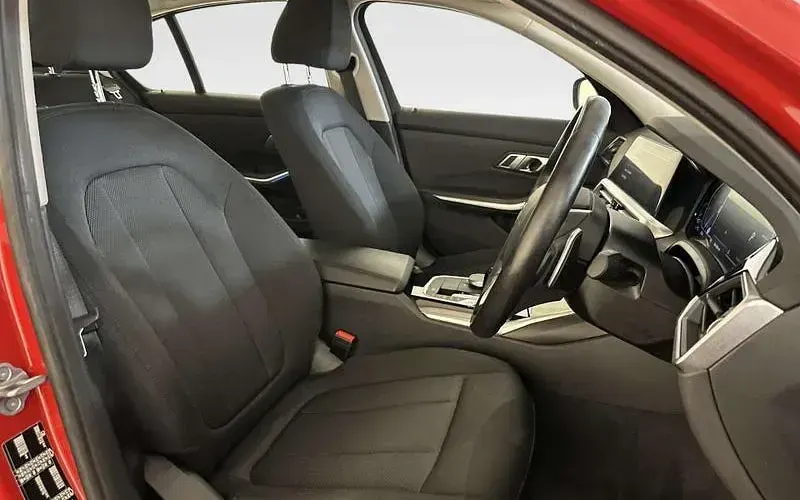 Used BMW 330e Luxury Line 292 HP (214 kW) 2022 Red Sedan