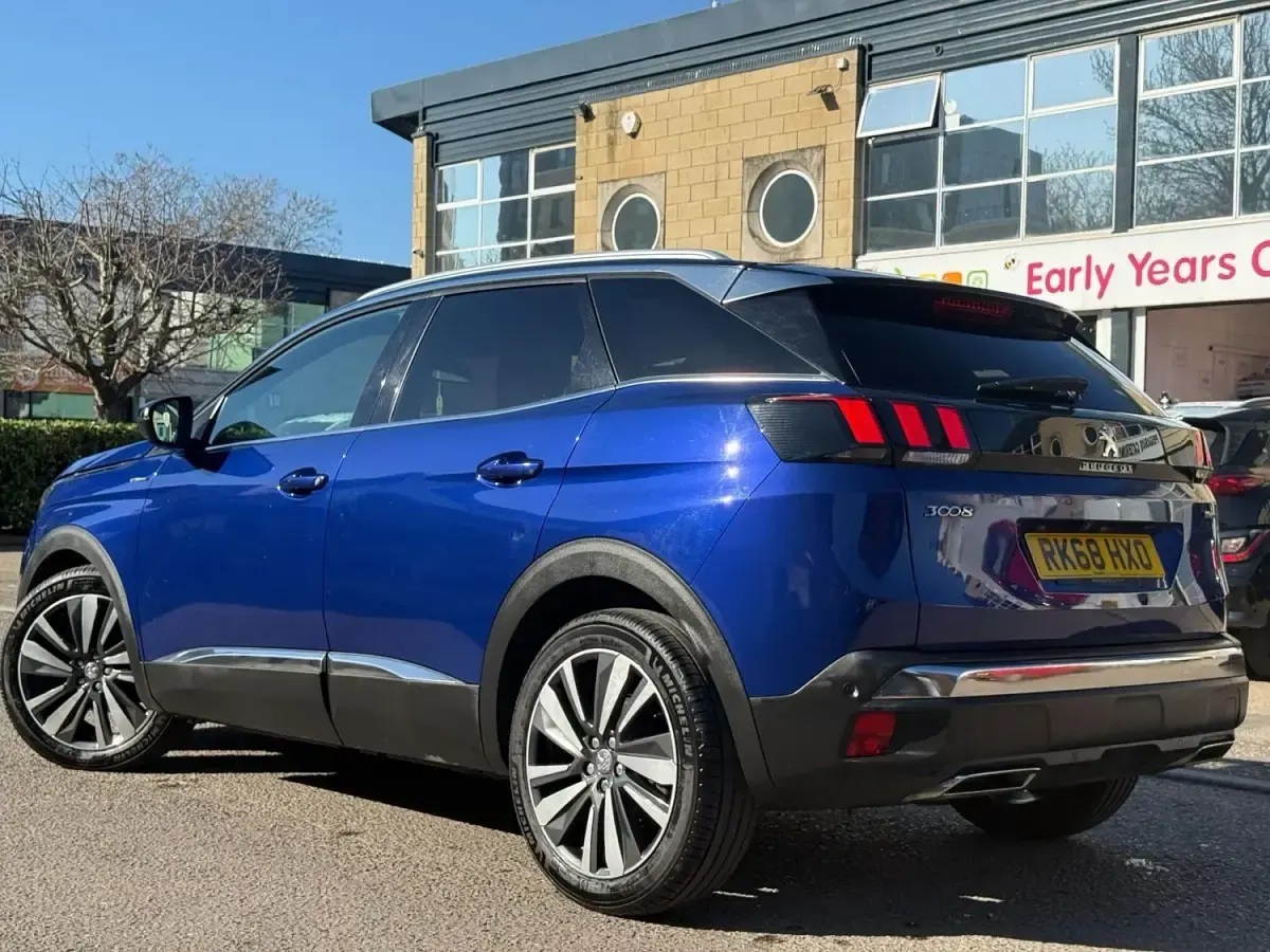 Gebraucht Peugeot 3008 Premium 130 PS (95 kW) 2018 Blau SUV