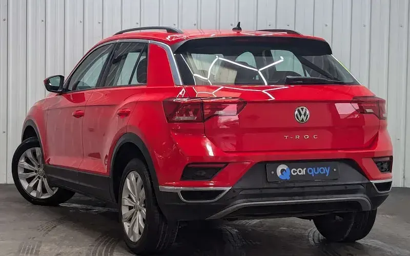 Used VW T-Roc SE 116 HP (85 kW) 2018 Red SUV