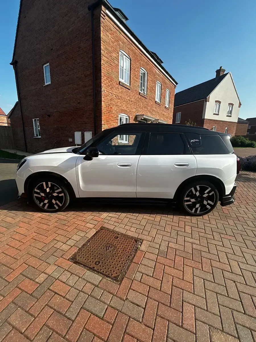 Used Mini John Cooper Works 306 HP (225 kW) 2024 White Hatchback
