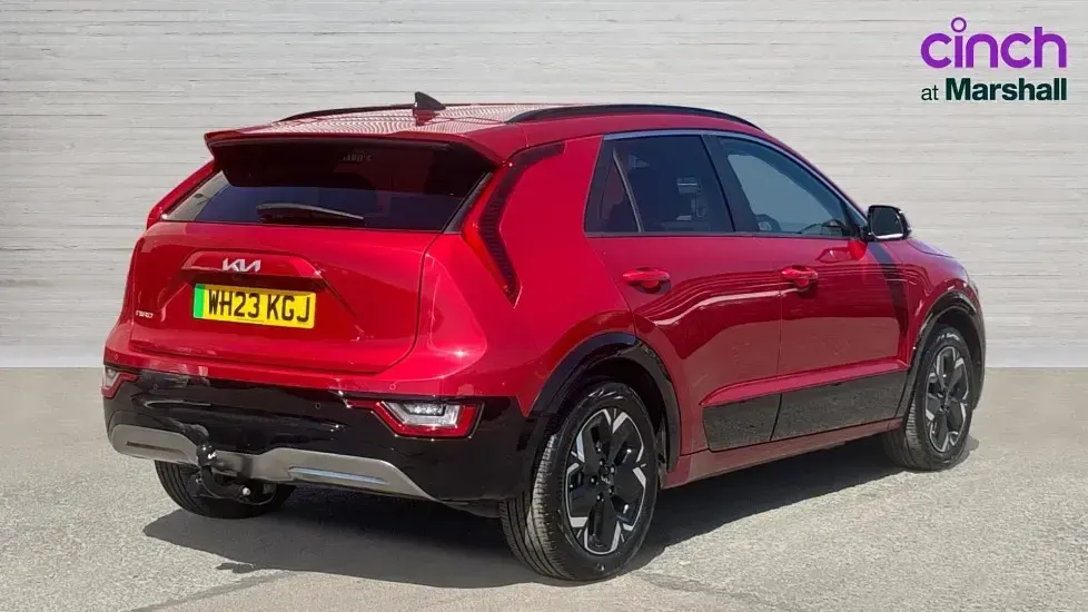 Begagnad Kia e-Niro 150 kW (204 HK) 2023 Röd SUV