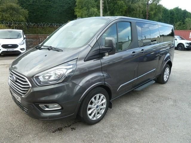 Used Ford Tourneo Titanium 130 HP (95 kW) 2020 Grey MPV