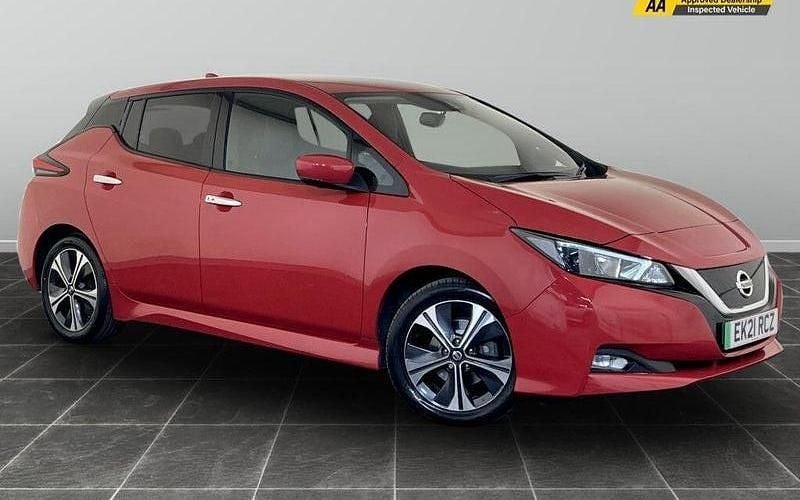 Red Used 2021 Nissan Leaf N-Connecta Hatchback | £6,995 (Super price) - Image 1/2