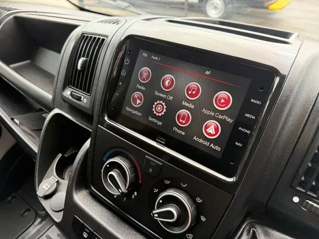 Used Peugeot Boxer Premium 140 HP (102 kW) 2023 White Van