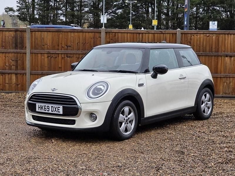 White Used 2019 Mini Cooper Classic Hatchback | £10,300 (Super price) - Image 1/4
