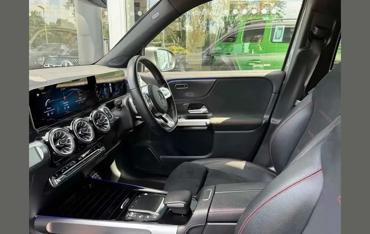 Used Mercedes GLB200 Executive 161 HP (118 kW) 2023 Grey SUV