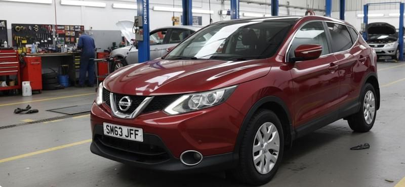 Used Nissan Qashqai Acenta Premium 115 HP (84 kW) 2014 Red SUV