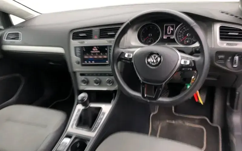 Used VW Golf VII Edition 116 HP (85 kW) 2016 Silver Hatchback