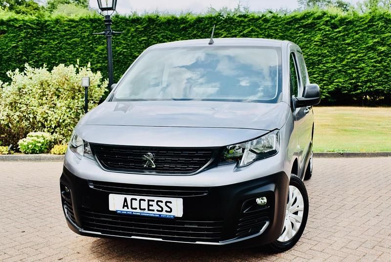 Grey Used 2019 Peugeot Partner S MPV | £6,995 (Fair price) - Image 1/4