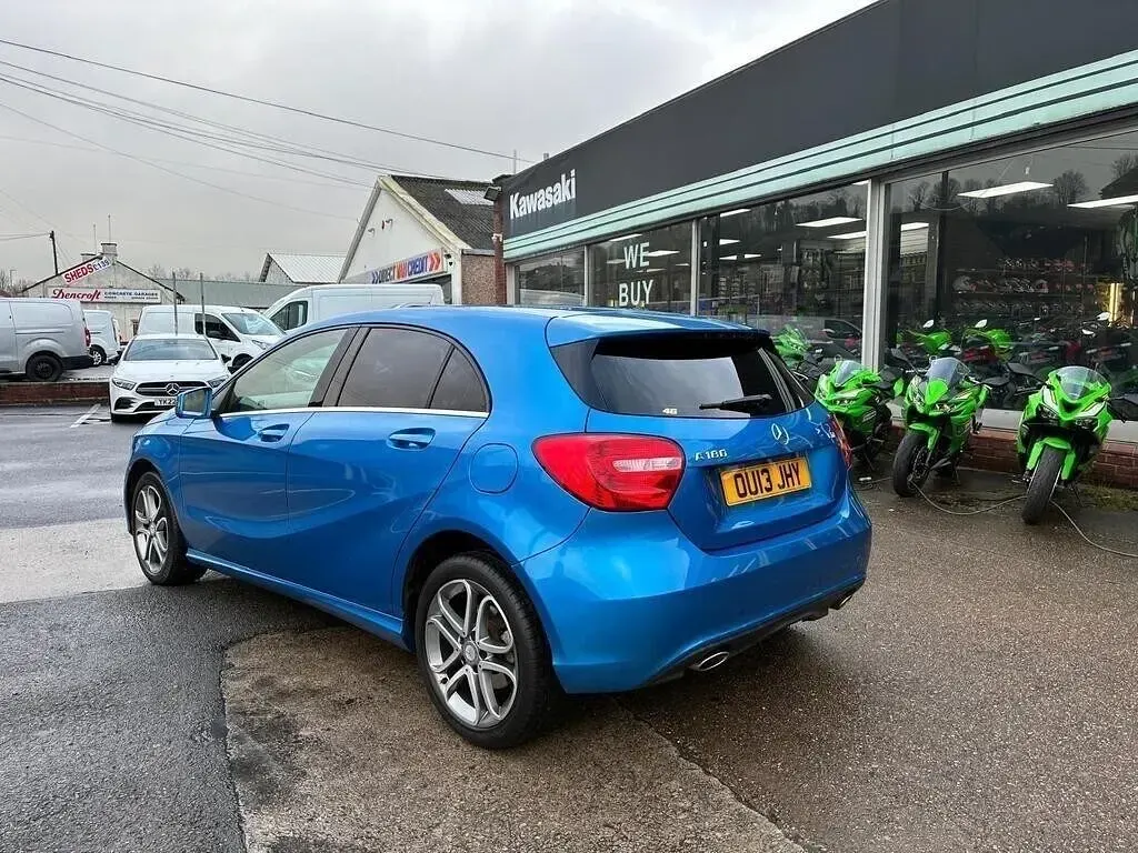 Used Mercedes A180 109 HP (80 kW) 2013 Blue Hatchback