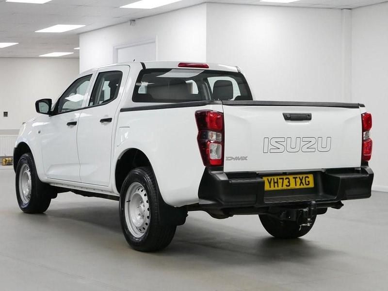 Used Isuzu D-Max 162 HP (119 kW) 2024 White Pickup