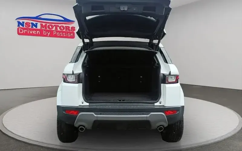 Used Land Rover Range Rover evoque SE 179 HP (131 kW) 2018 White SUV