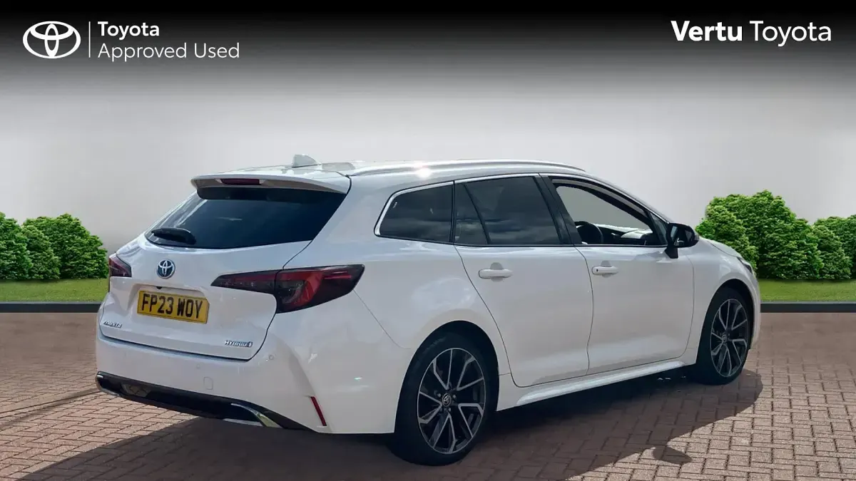 Used Toyota Corolla Sport 192 HP (141 kW) 2023 White Estate