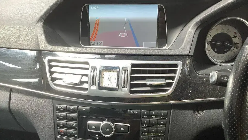 Begagnad Mercedes E220 SE 2013 Silver Sedan