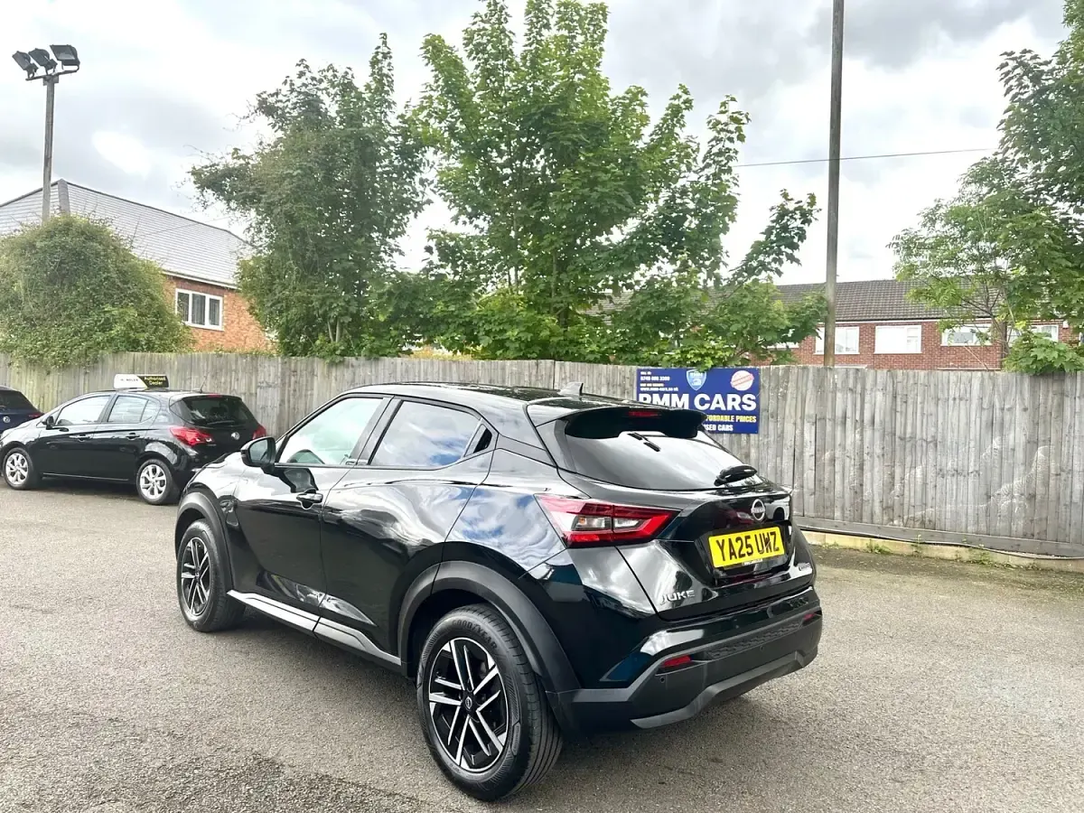 Używany Nissan Juke N-Connecta 143 KM (105 kW) 2025 Czarny SUV