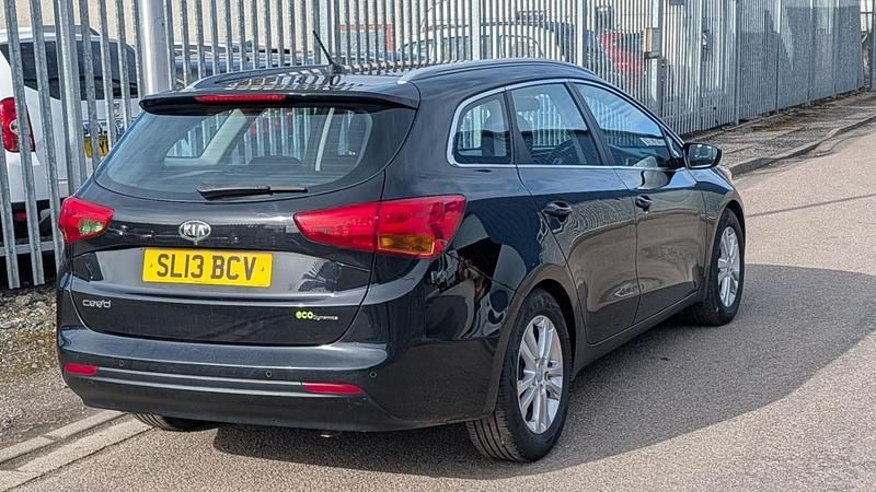 Used Kia Ceed 126 HP (92 kW) 2013 Black Hatchback