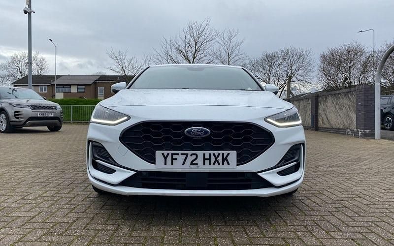 Used Ford Focus ST-Line 125 HP (91 kW) 2022 White Hatchback