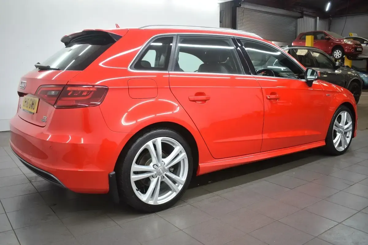 Used Audi A3 Sportback S-Line 184 HP (135 kW) 2016 Red Hatchback