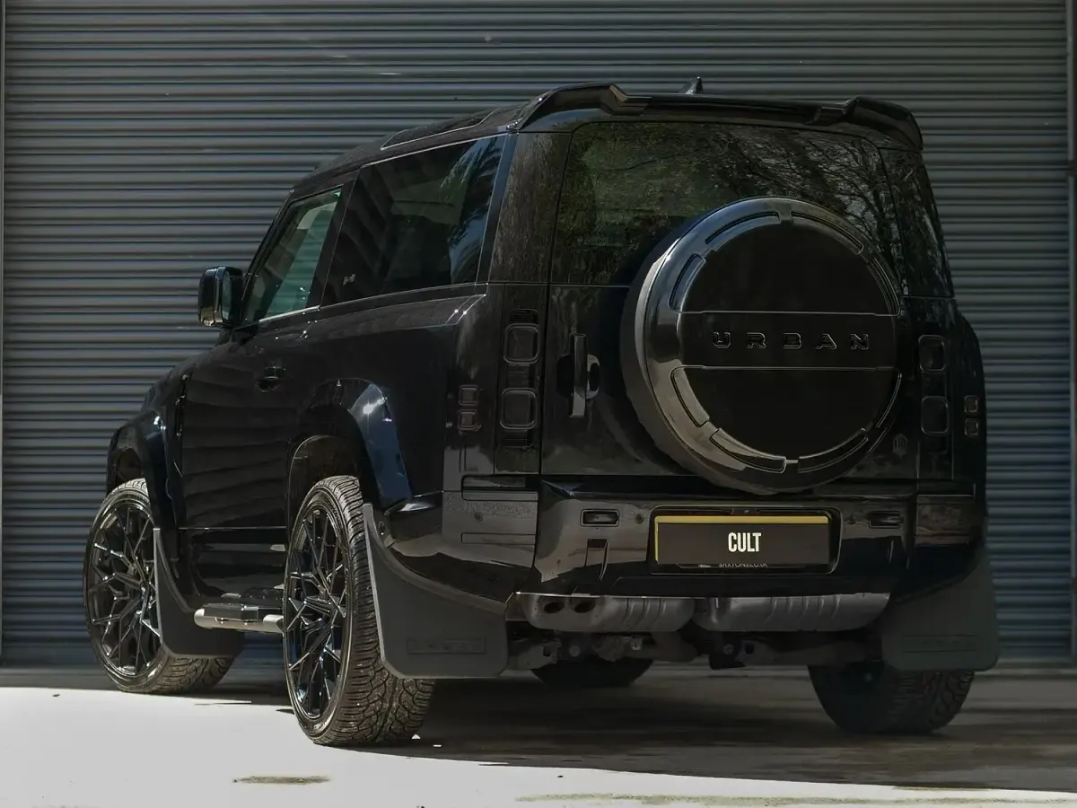 Used Land Rover Defender SE Dynamic 250 HP (183 kW) 2024 Black SUV