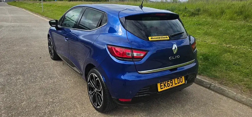 Used Renault Clio Iconic 2019 Metallic blue Hatchback