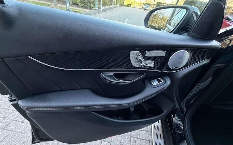 Used Mercedes GLC250 AMG line 204 HP (150 kW) 2018 Black Estate